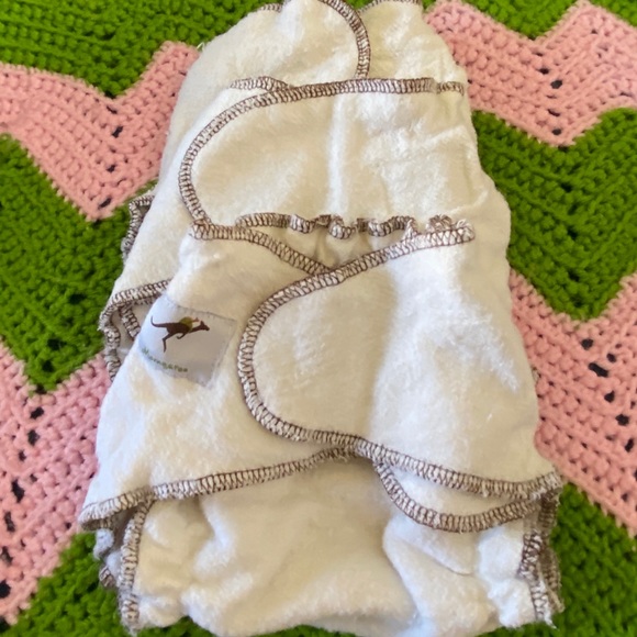 Momgaroo Bundle: Covers, Fitted Diapers, & Inserts - Picture 7 of 9